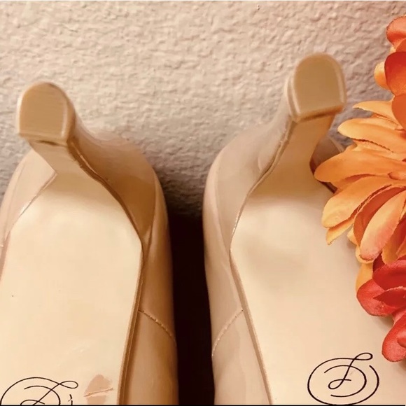 Chinese Laundry Beige Size 8 Wow Platform Pump NWO - Picture 8 of 8